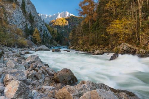 Die Attribute des Nationalparks Gesäuse: Wildes Wasser - Steiler Fels<br>(c) Andreas Hollinger